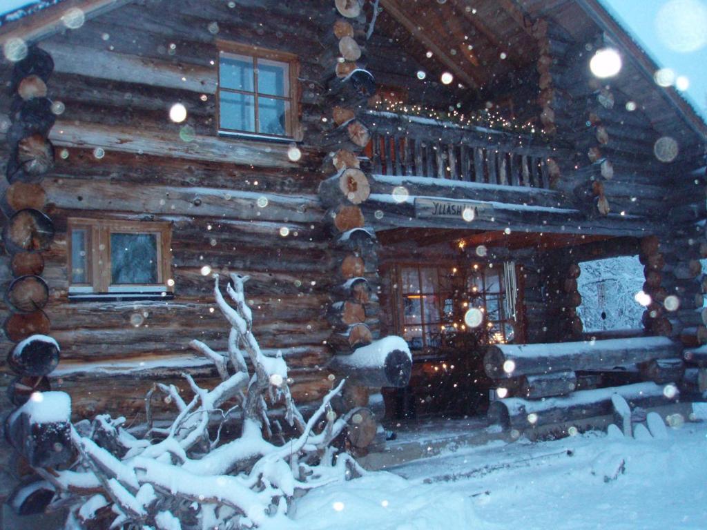 Yllaeshilla Cottage Akaslompolo Bilik gambar